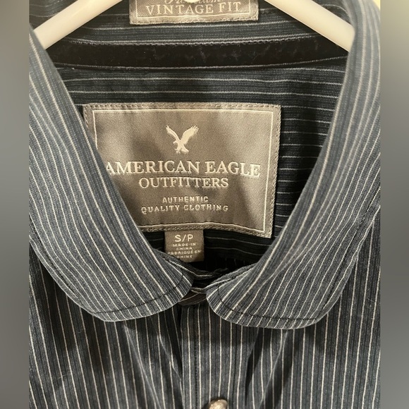 American Eagle Men’s Button-Down Shirt - Premium Vintage Fit - Size Small - Picture 4 of 7